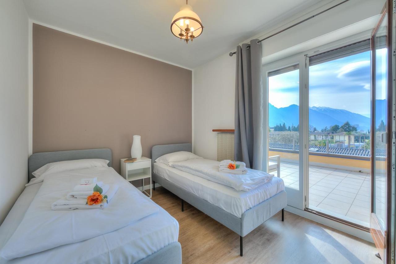 Antares150M From The Lake - Happy Rentals Riva del Garda Eksteriør bilde