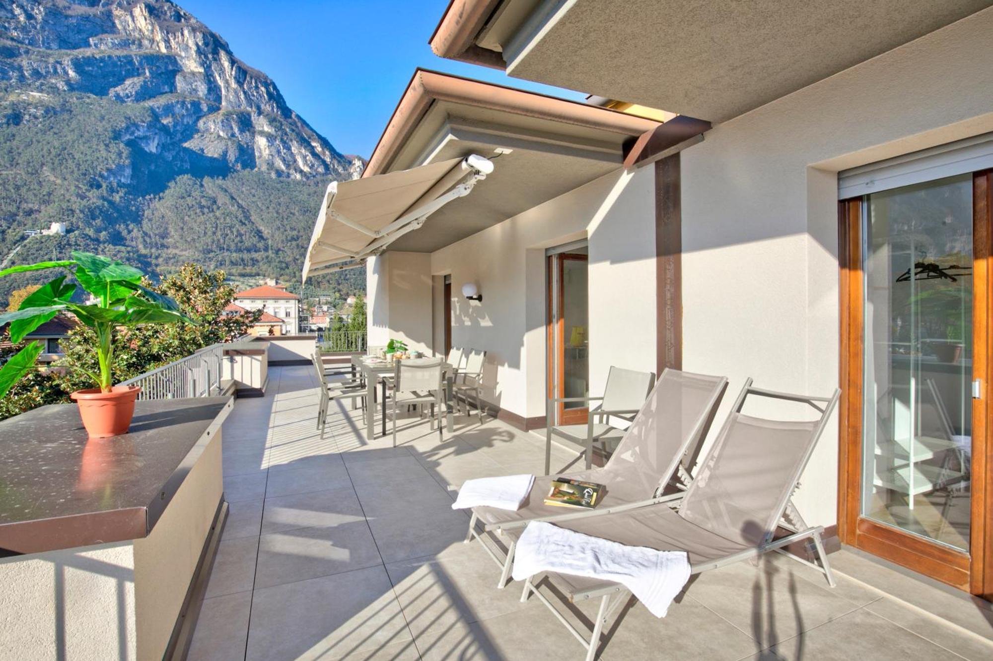 Antares150M From The Lake - Happy Rentals Riva del Garda Eksteriør bilde