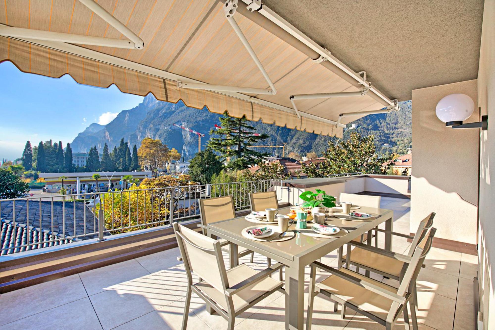 Antares150M From The Lake - Happy Rentals Riva del Garda Eksteriør bilde